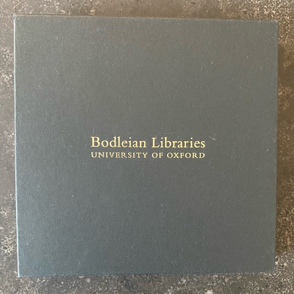 Bodleian Library, Oxford, Gold Leaf Earrings - Picture 2 of 7